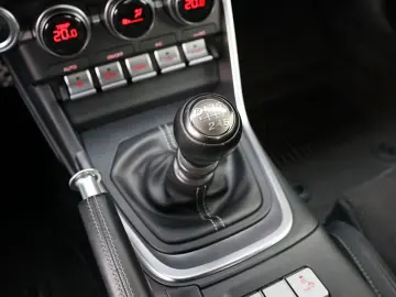 TOYOTA GR86 2.4 ACC SHZ CarPlay Virtual TOTW KAMERA R18