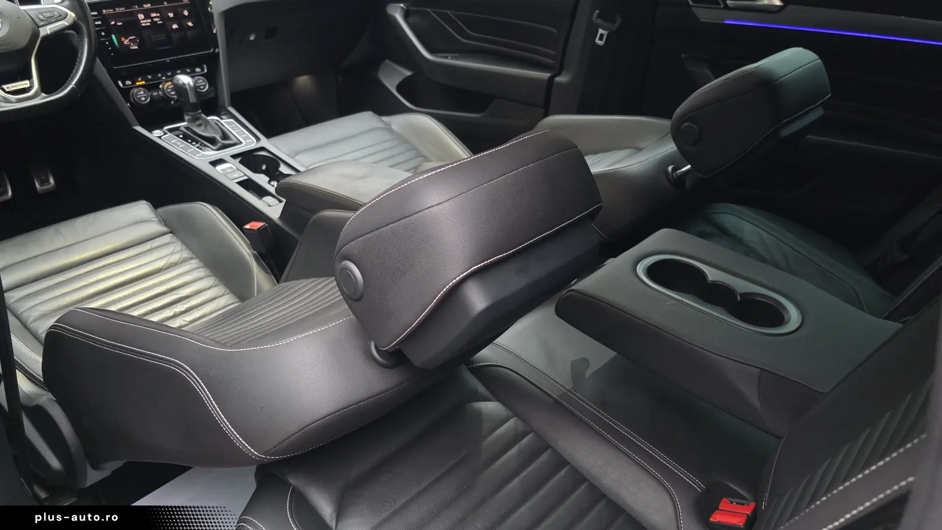 VOLKSWAGEN Passat 2026 — imagine 11