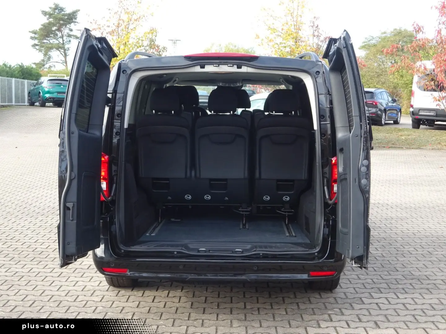 MERCEDES-BENZ Vito Tourer 116 CDI RWD lang Pro AHK Navi DAB