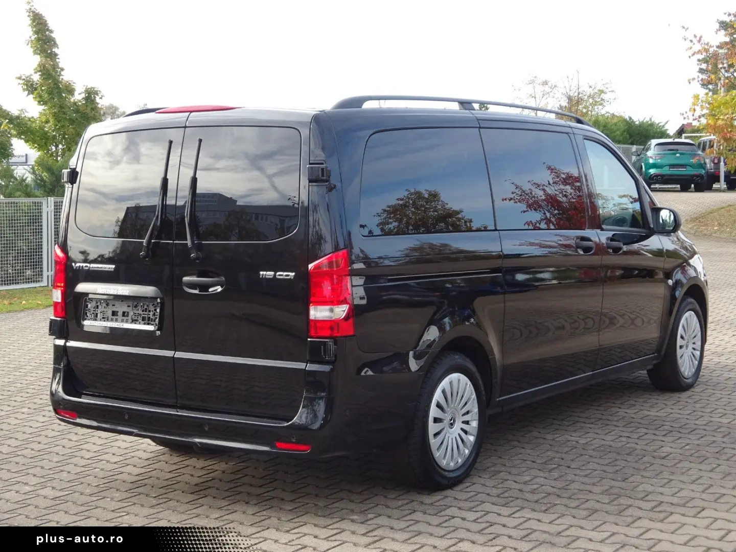 MERCEDES-BENZ Vito Tourer 116 CDI RWD lang Pro AHK Navi DAB