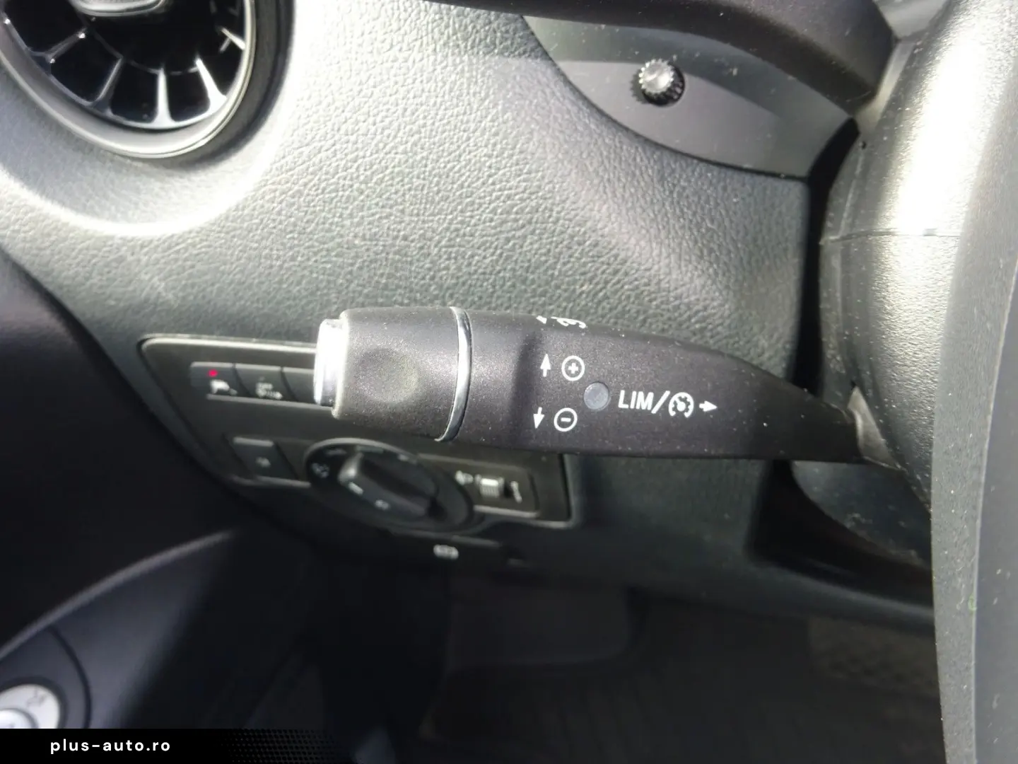 MERCEDES-BENZ Vito Tourer 116 CDI RWD lang Pro AHK Navi DAB