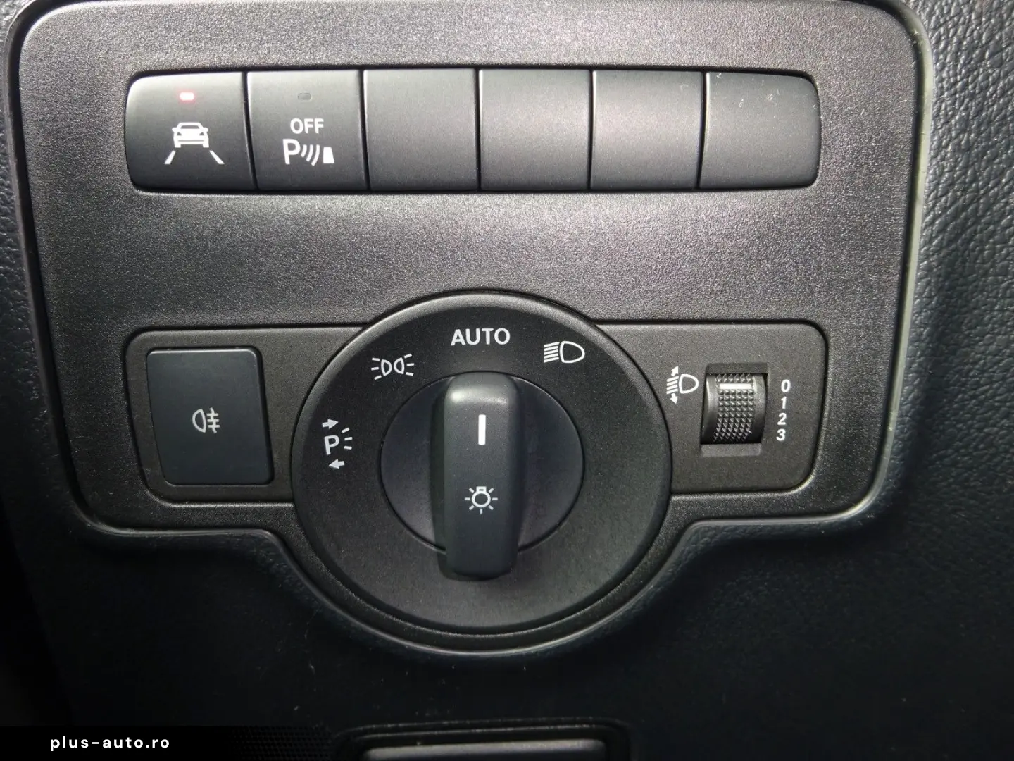 MERCEDES-BENZ Vito Tourer 116 CDI RWD lang Pro AHK Navi DAB