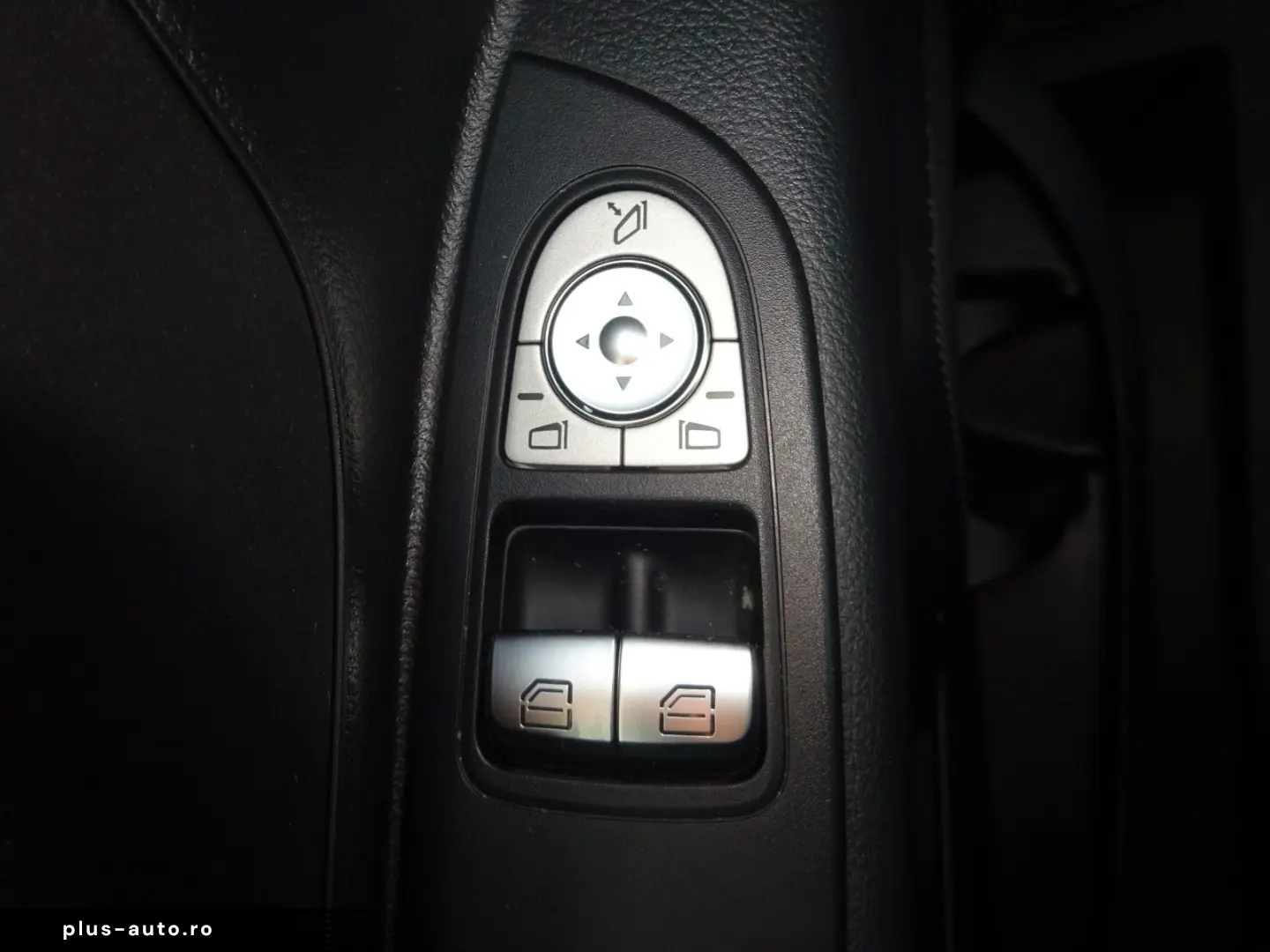 MERCEDES-BENZ Vito Tourer 116 CDI RWD lang Pro AHK Navi DAB