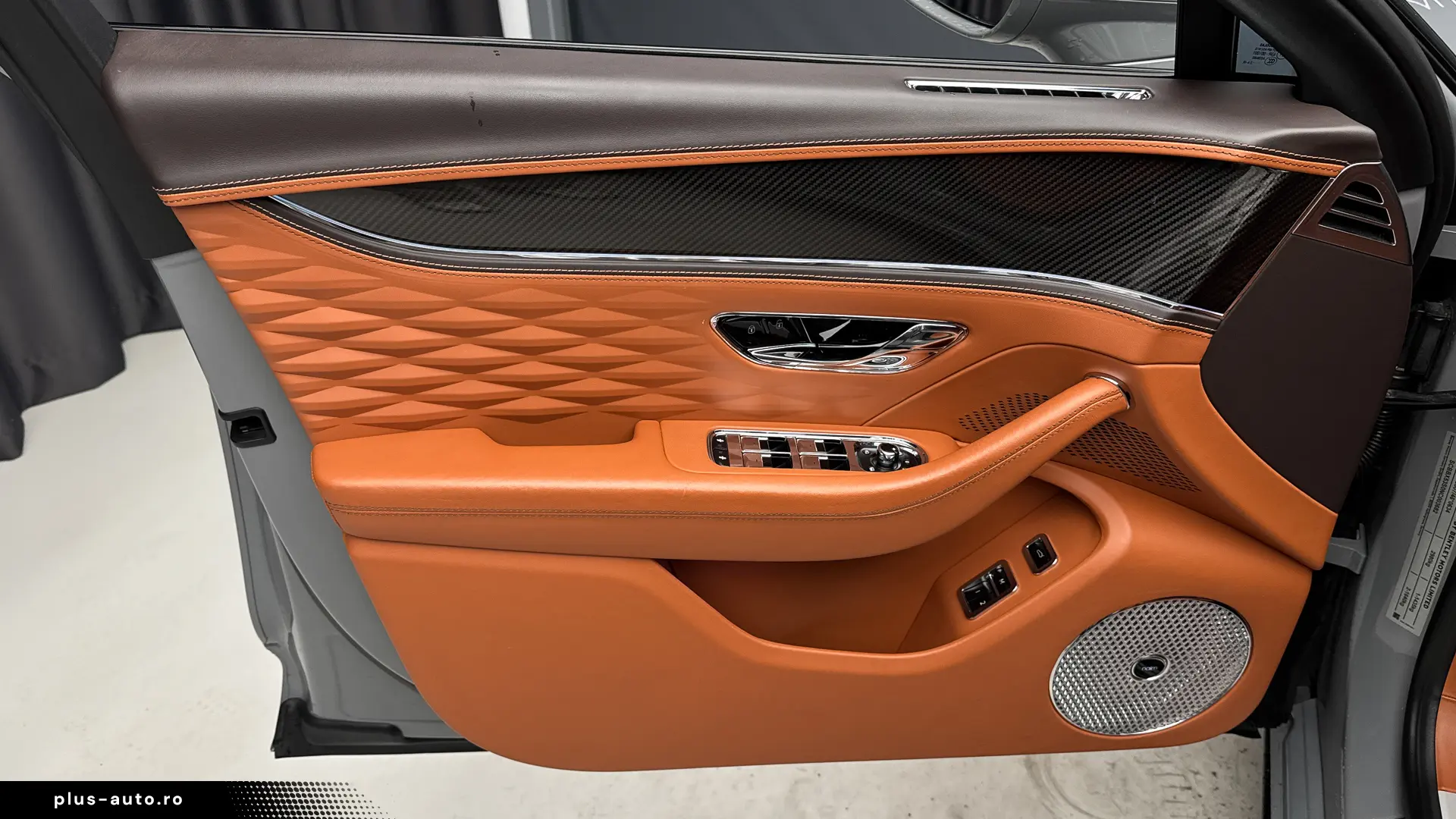 BENTLEY FLYING SPUR V8   MULLINER • BLACKLINE • MASAJ