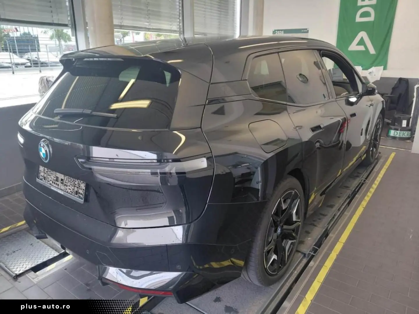 BMW iX 40 Sport 2-Achs Luft AHK Sky-Lounge Laser B&W