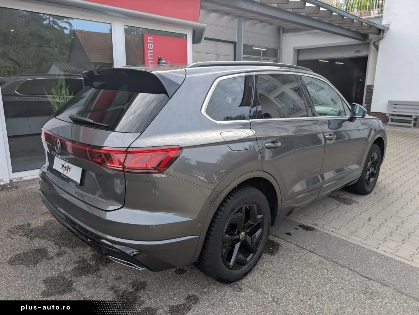 VW Touareg 3.0TDI R-Line Pano IQ Drive Kessy Matrix