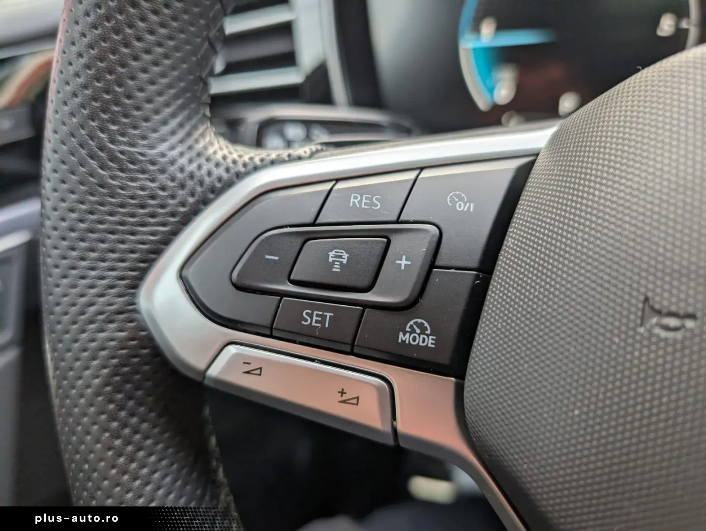 VW Touareg 3.0TDI R-Line Pano IQ Drive Kessy Matrix