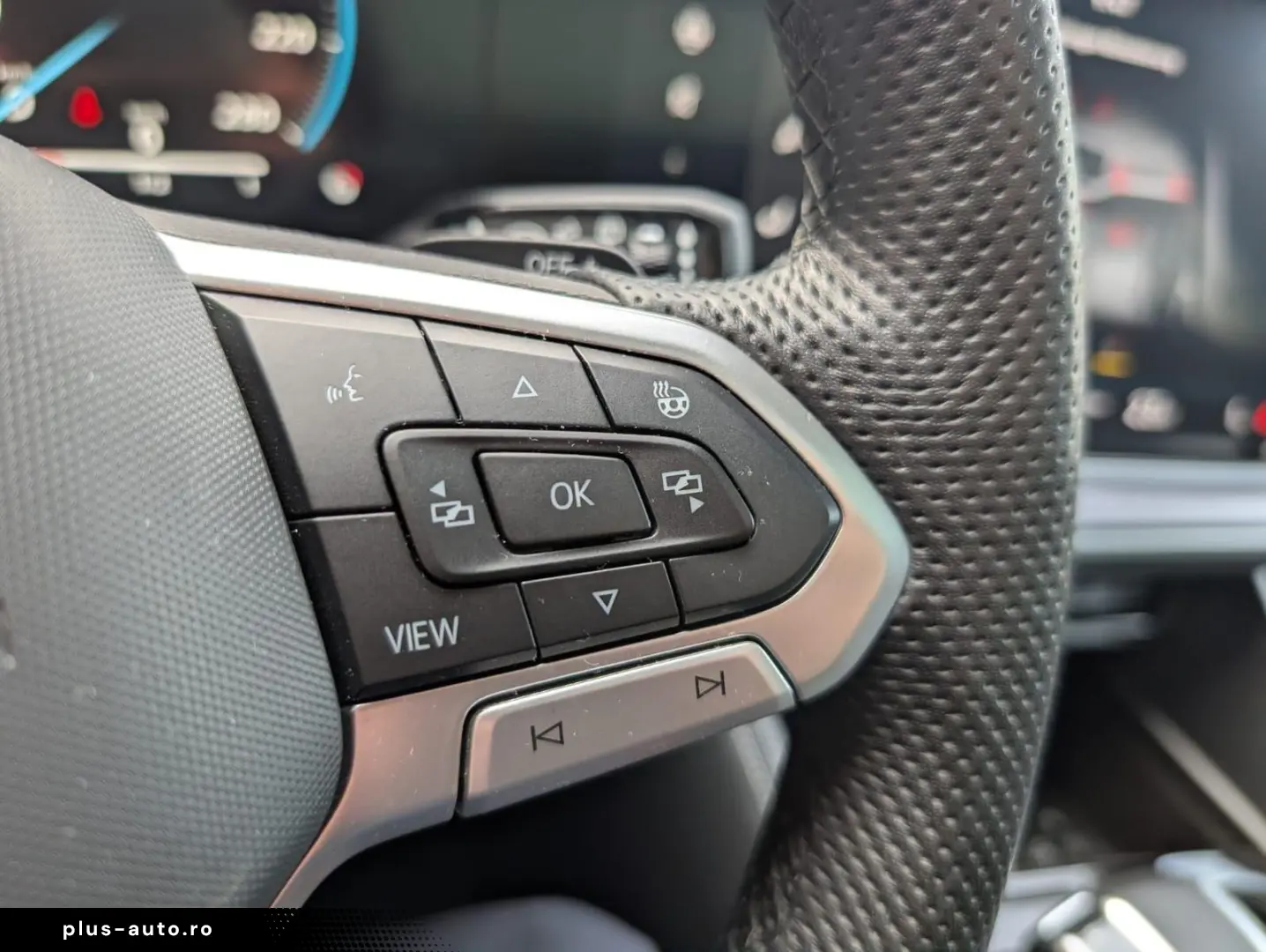 VW Touareg 3.0TDI R-Line Pano IQ Drive Kessy Matrix