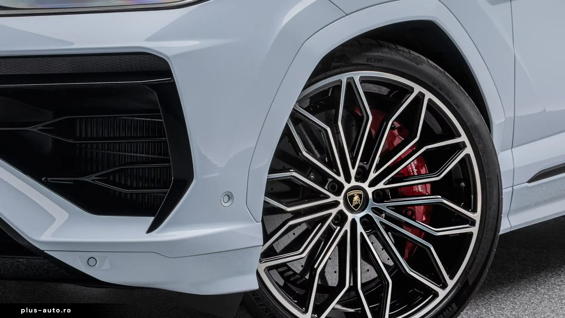 Lamborghini Urus SE Selezione Akrapovic PPF front