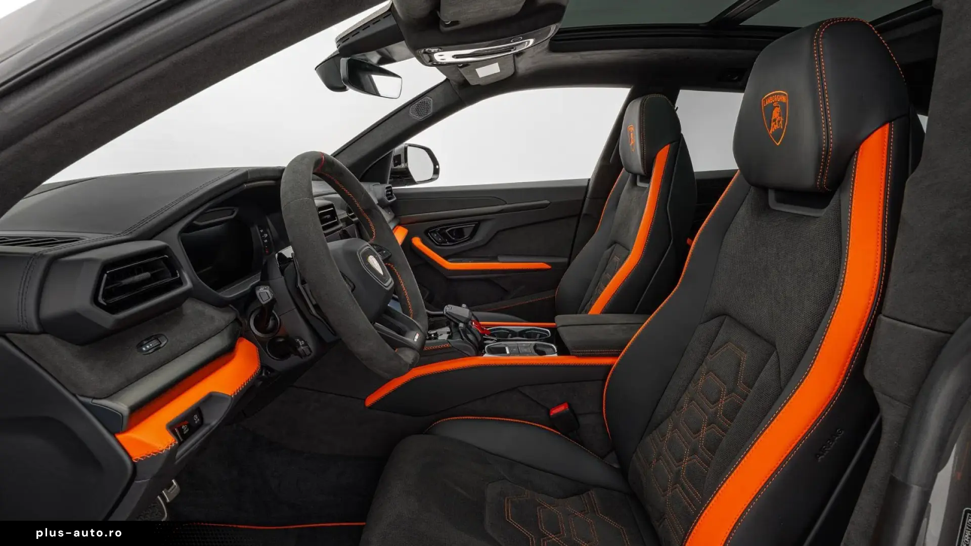 Lamborghini Urus SE Corsa Tex Style package
