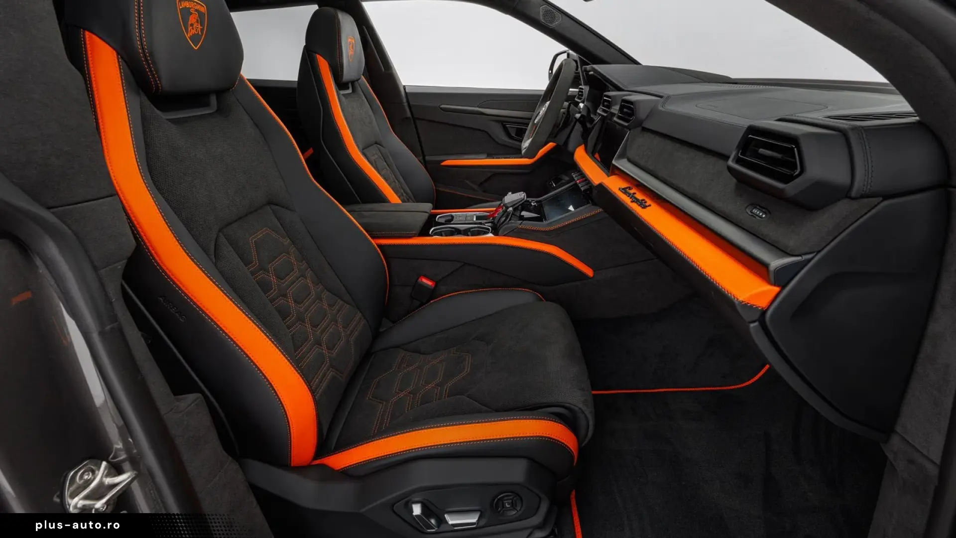 Lamborghini Urus SE Corsa Tex Style package