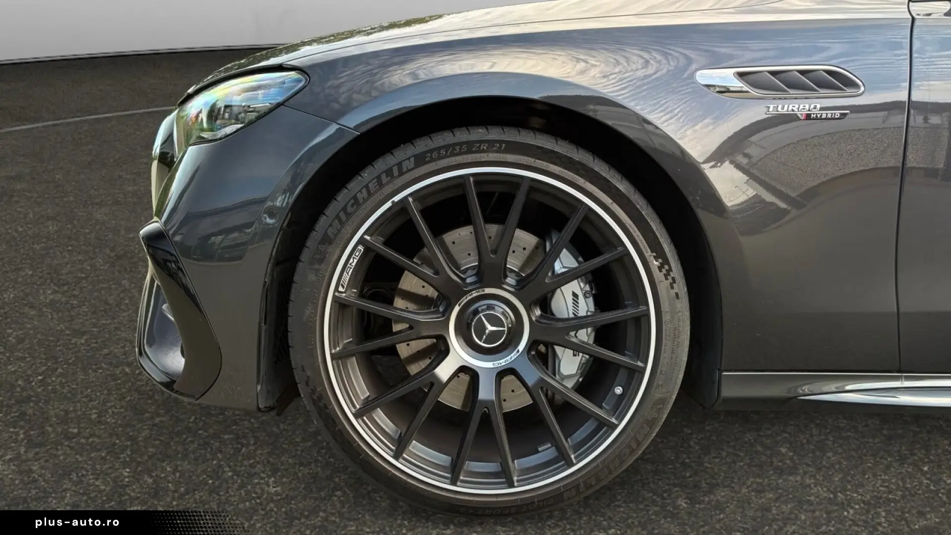 MERCEDES-AMG E 53 HYBRID   SUPERSCREEN • PANO • 360
