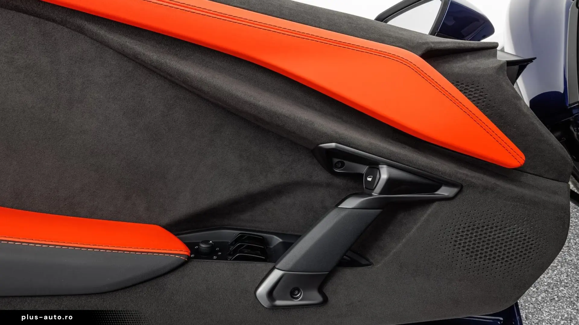 Lamborghini Revuelto Selezione 1st Hand Blu Astraeus