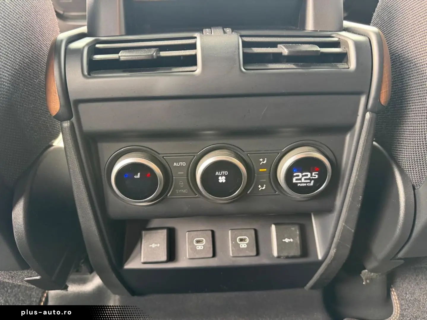 Land-Rover Defender