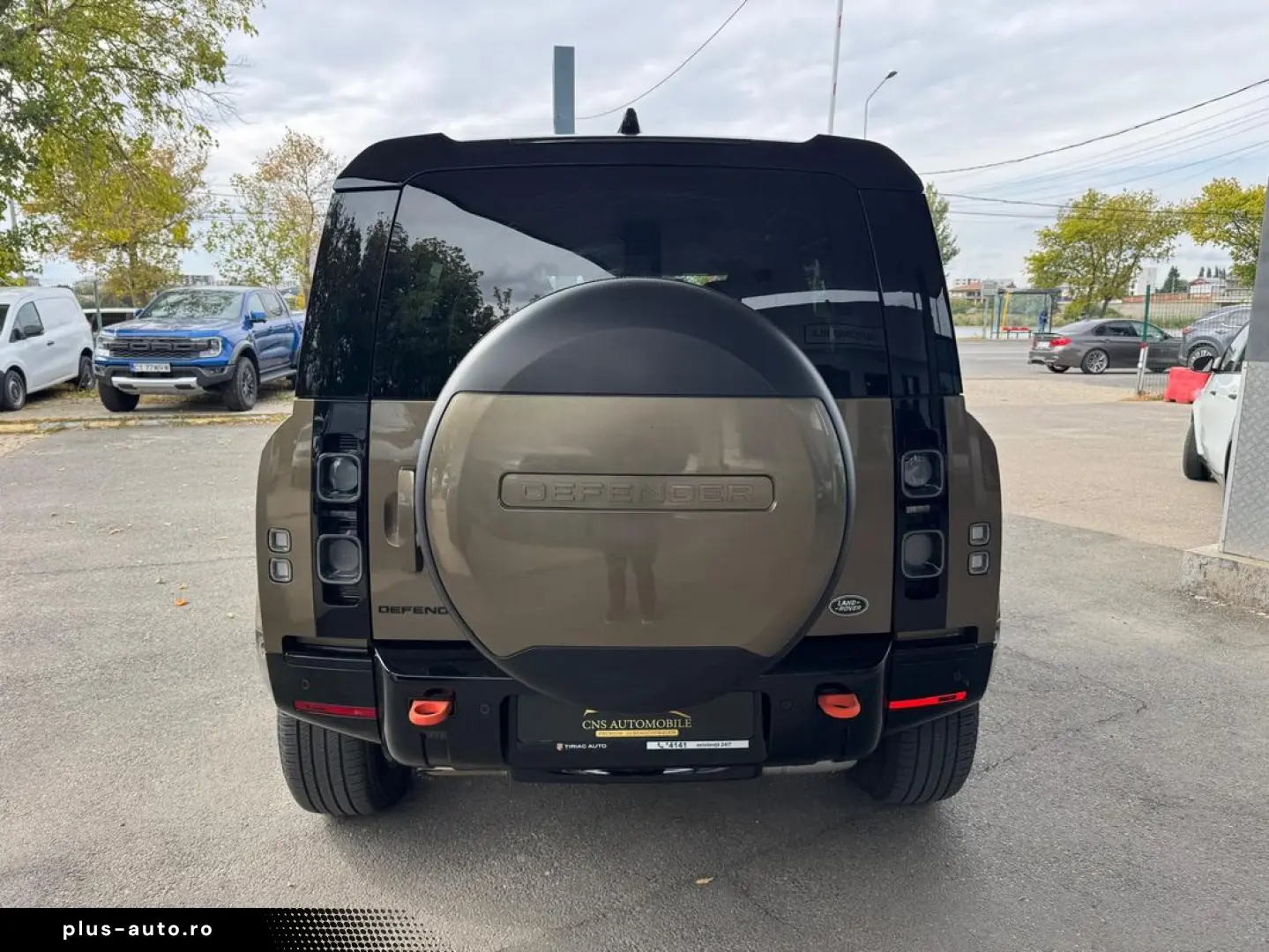 Land-Rover Defender