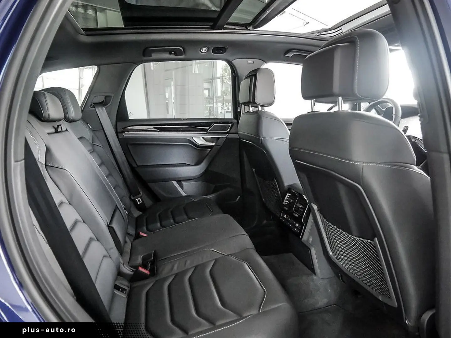 VW Touareg R-Line 3.0 TDI 4Motion tiptro. PANO AHK