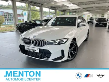 BMW 330e xDrive Limousine M Sportpaket 18  ParkingAs
