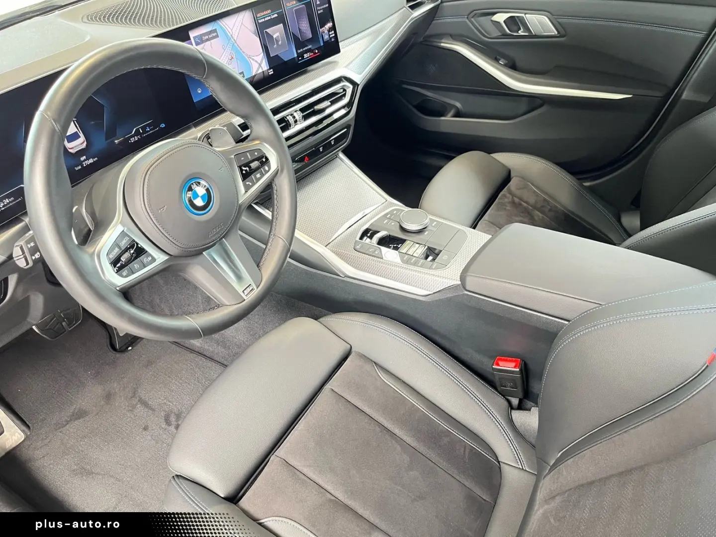 BMW 330e xDrive Limousine M Sportpaket 18  ParkingAs