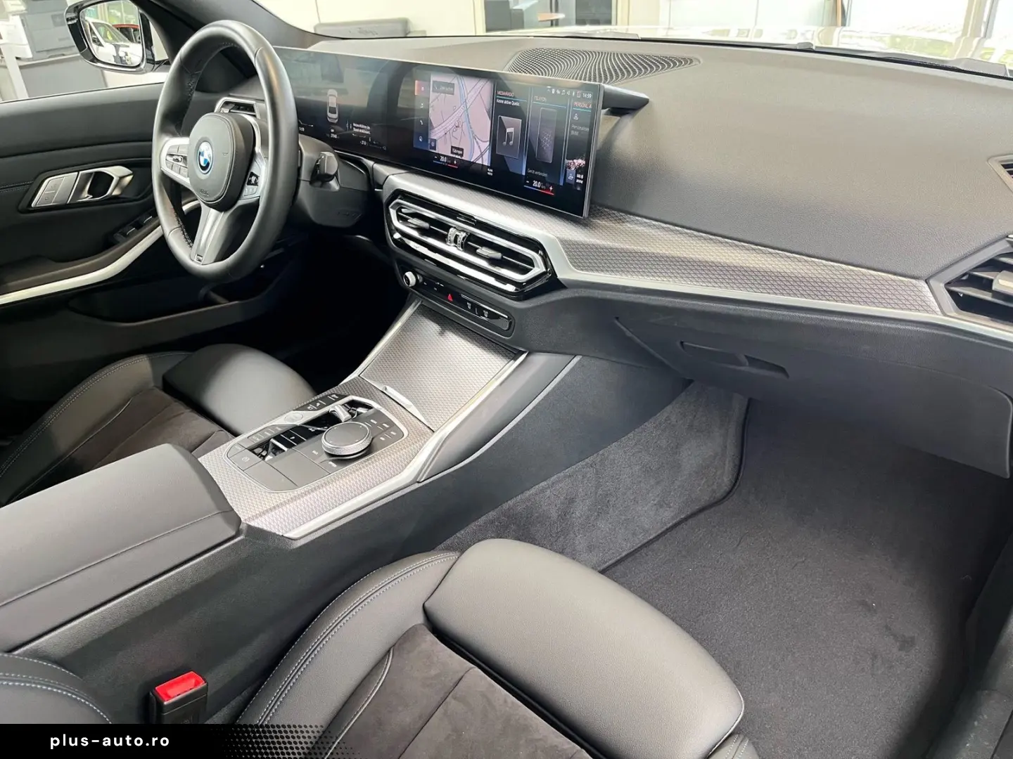 BMW 330e xDrive Limousine M Sportpaket 18  ParkingAs