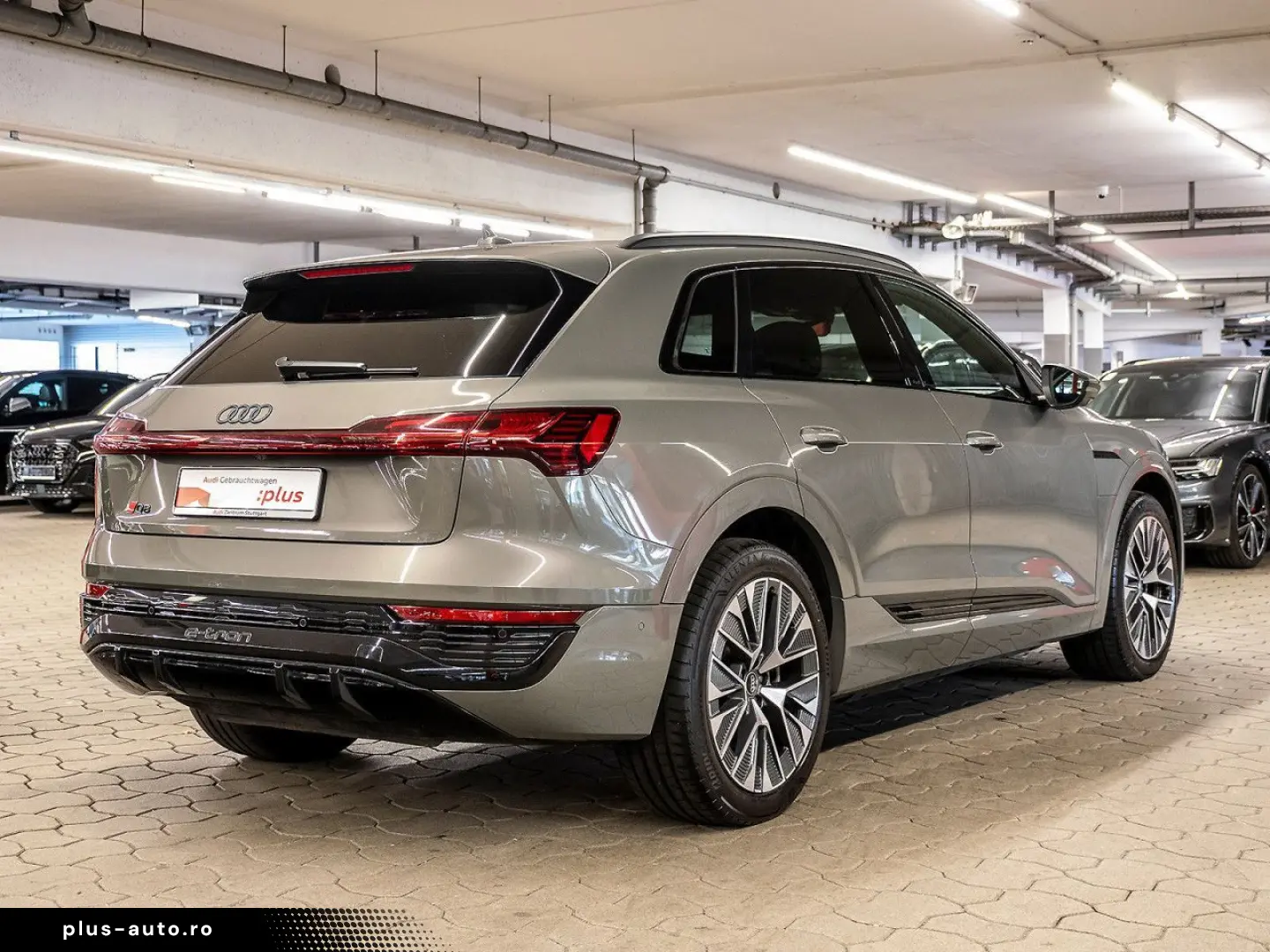 AUDI Q8 e-tron 50 quattro S line Matrix B&O 360  21