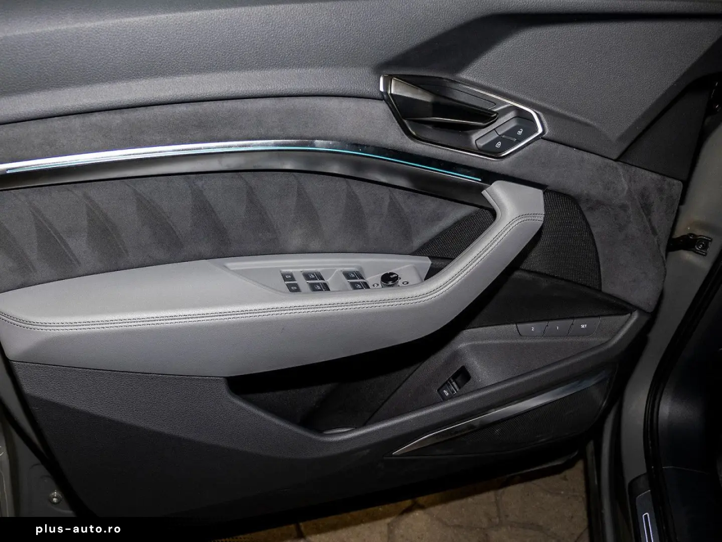 AUDI Q8 e-tron 50 quattro S line Matrix B&O 360  21