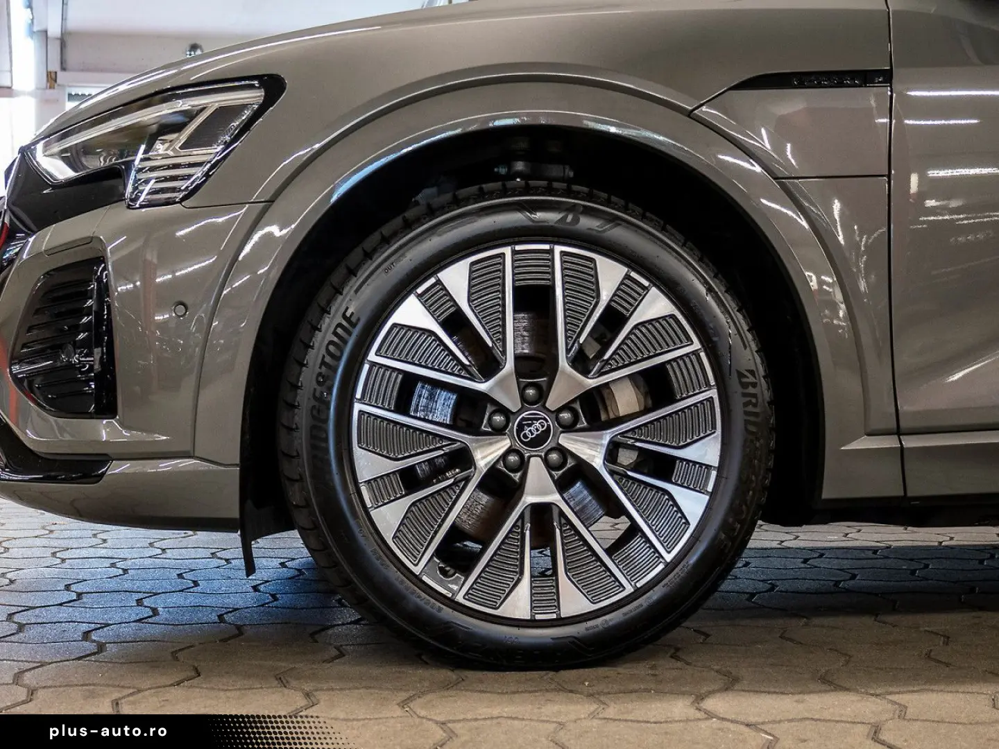 AUDI Q8 e-tron 50 quattro S line Matrix B&O 360  21