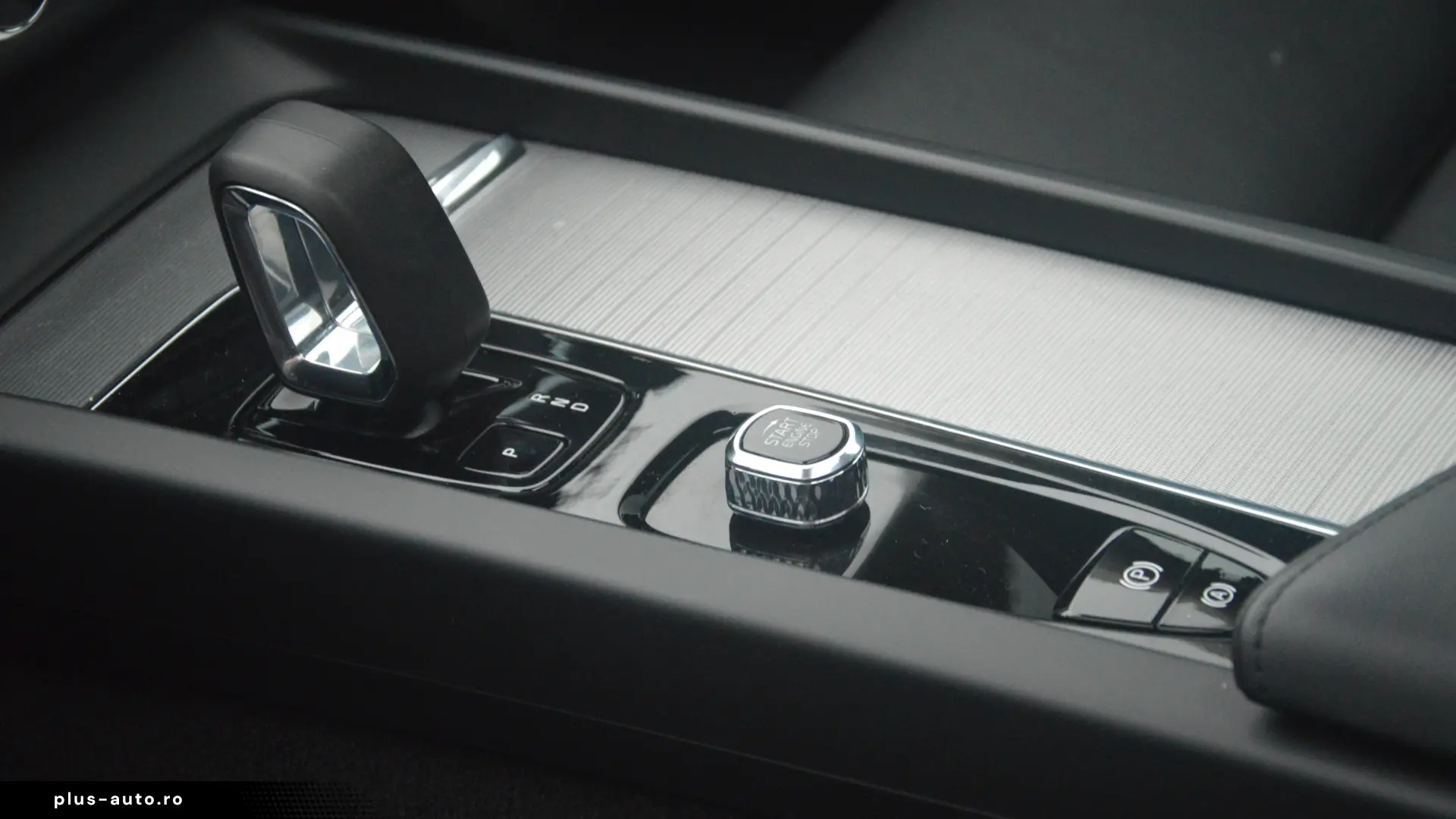 Volvo XC60 2024 Plug In