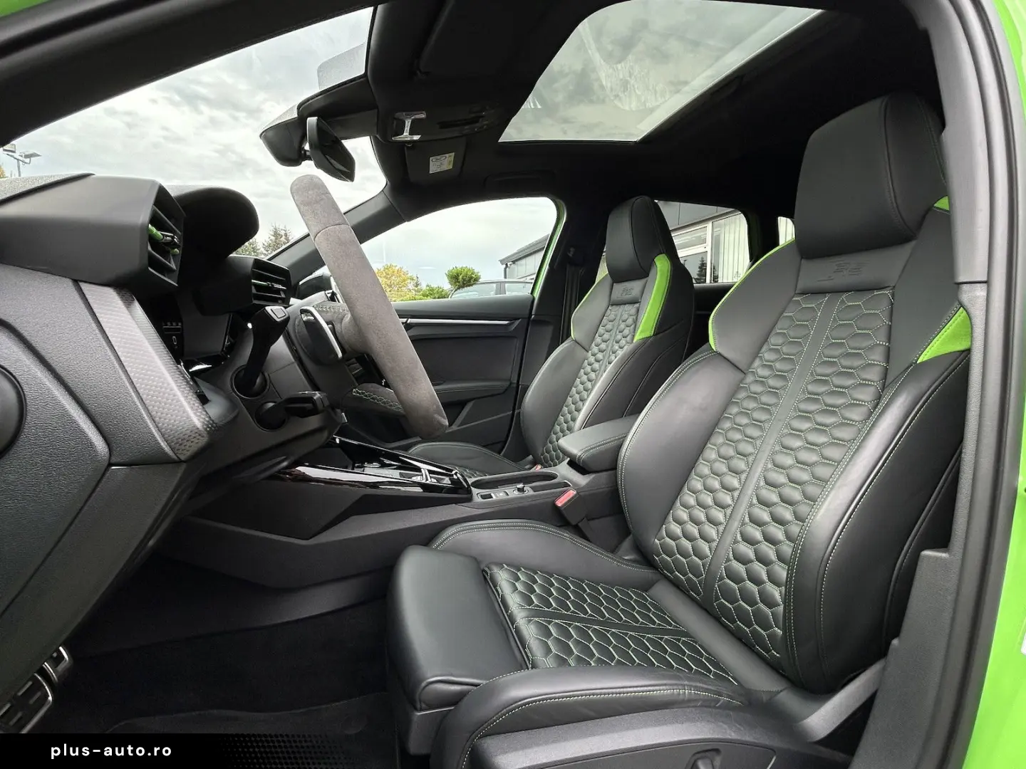 AUDI RS3 2.5TFSI S Tronic quattro PANO B&O RS-DYNAMIC