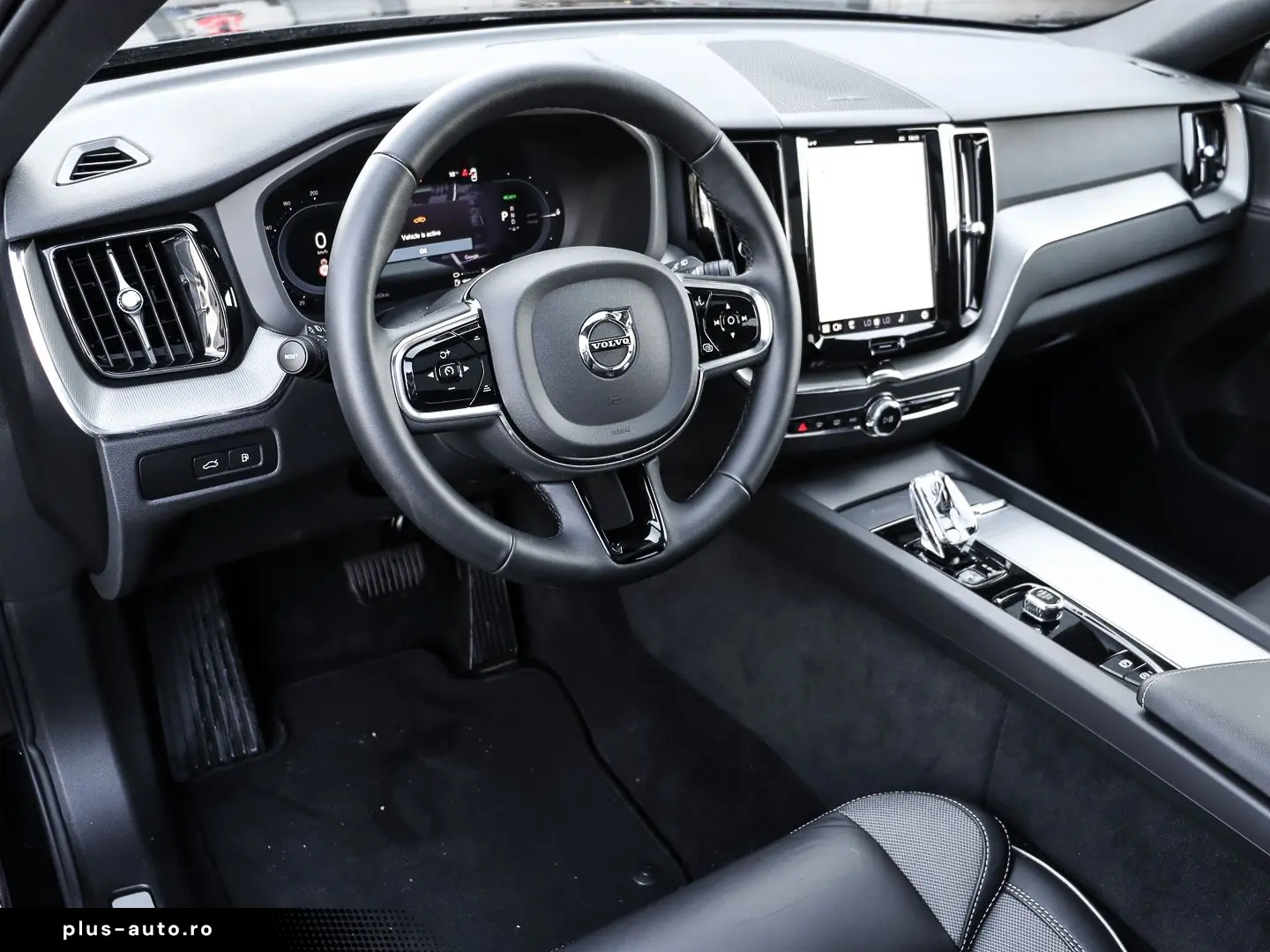 VOLVO XC60 Plus Dark Recharge Plug-In Hybrid AWD T8 Tw