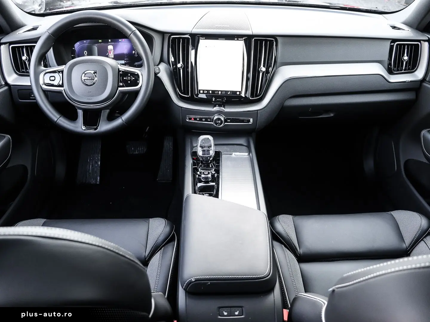 VOLVO XC60 Plus Dark Recharge Plug-In Hybrid AWD T8 Tw