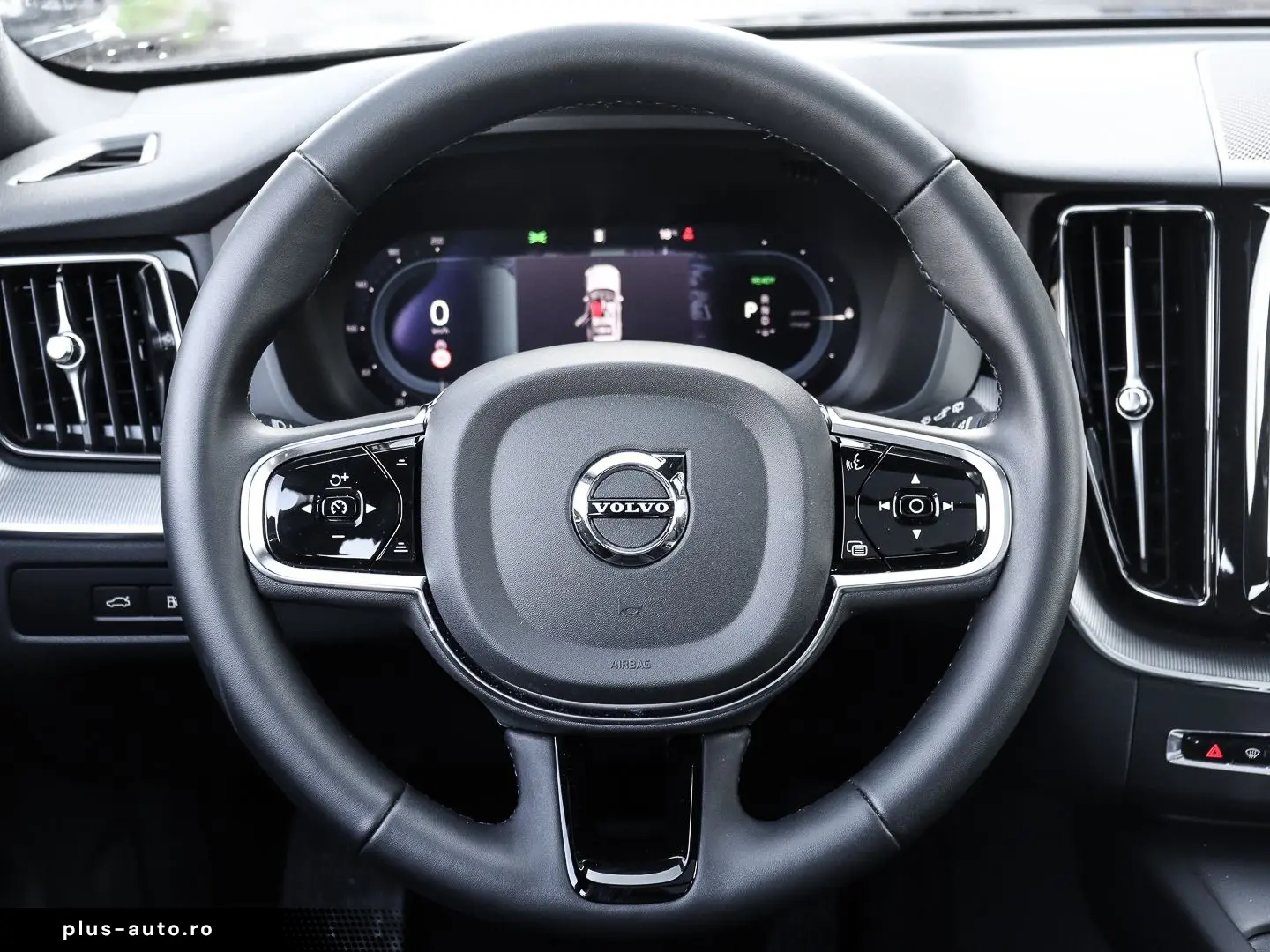 VOLVO XC60 Plus Dark Recharge Plug-In Hybrid AWD T8 Tw