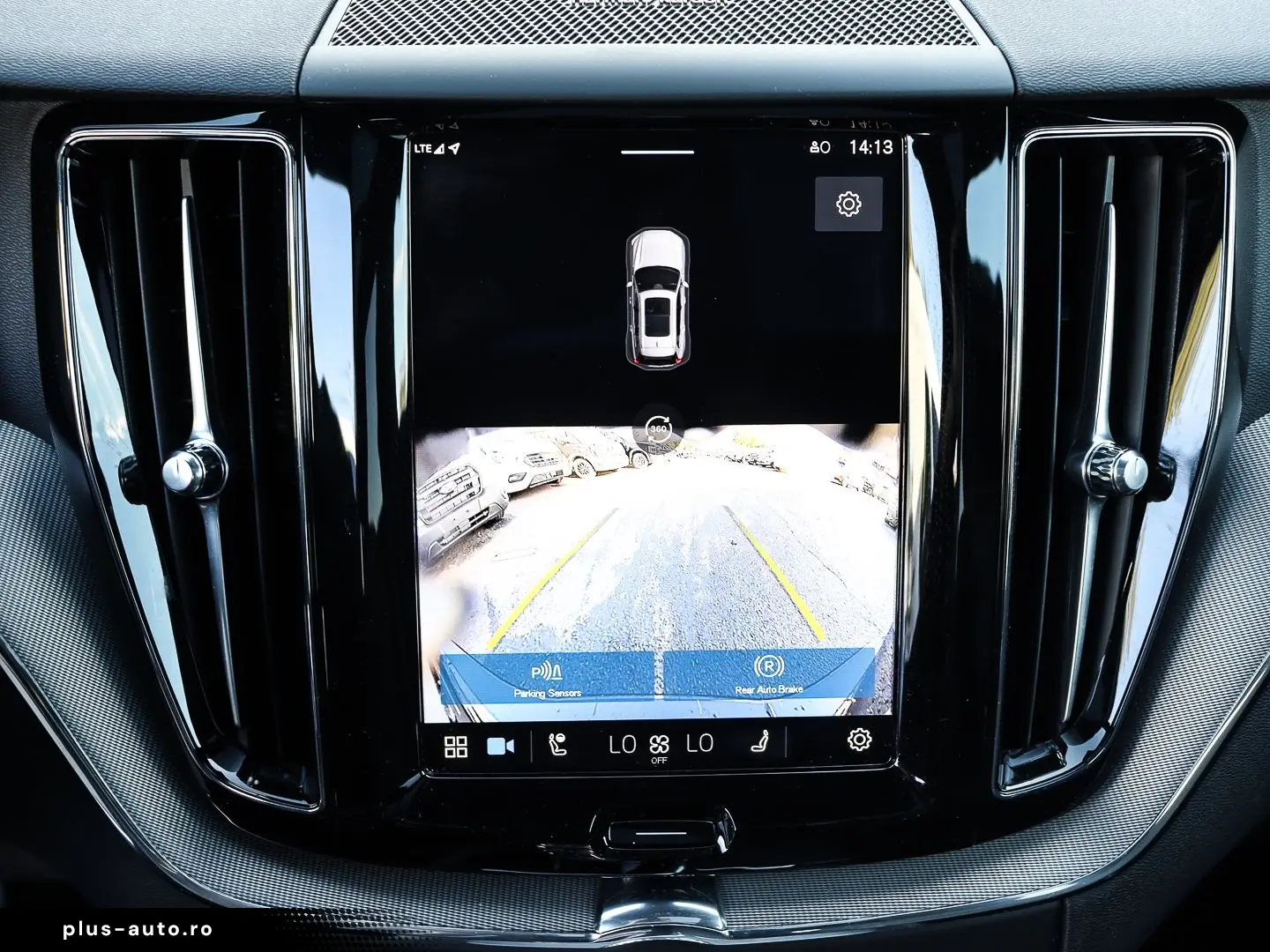 VOLVO XC60 Plus Dark Recharge Plug-In Hybrid AWD T8 Tw