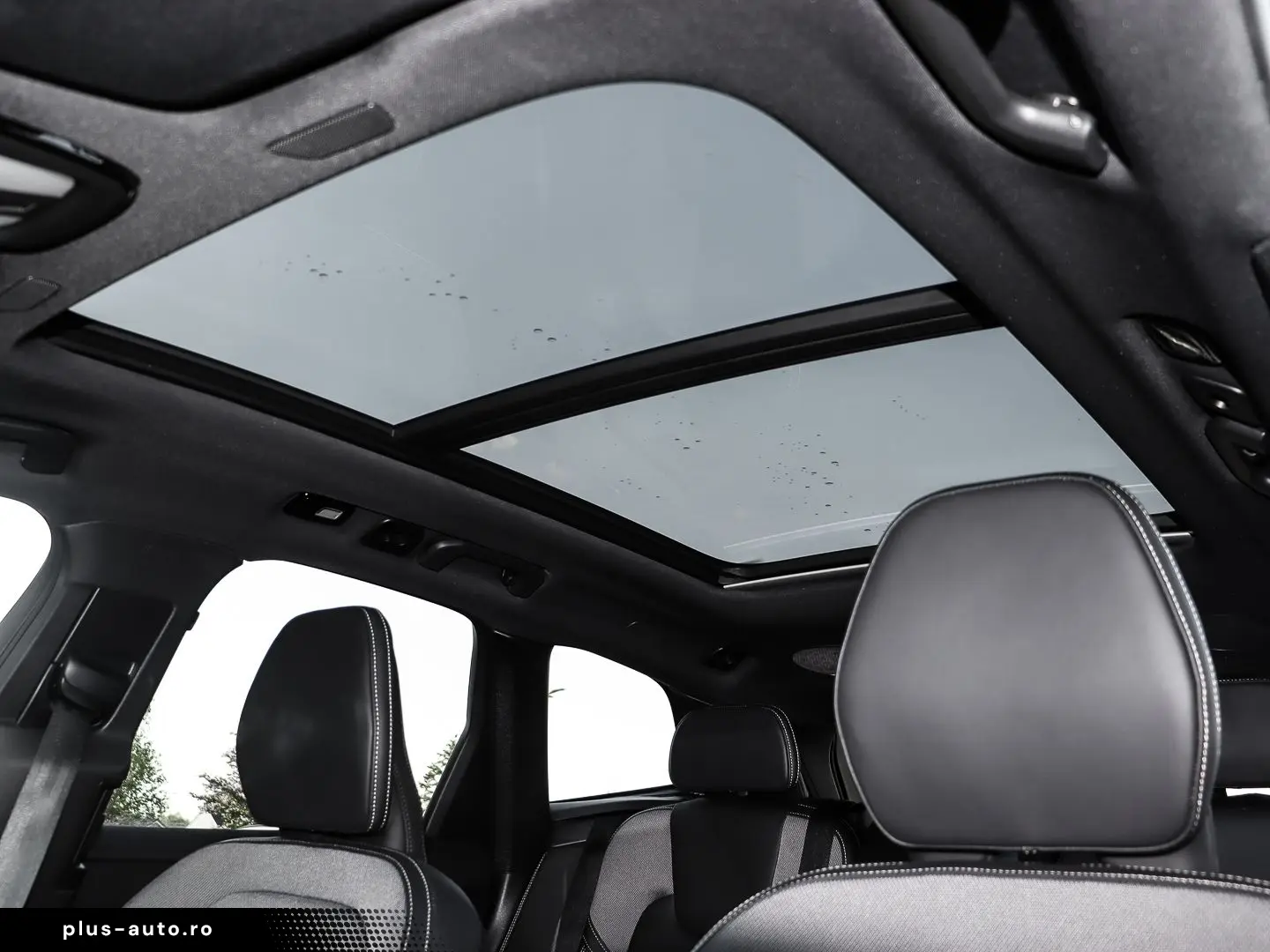 VOLVO XC60 Plus Dark Recharge Plug-In Hybrid AWD T8 Tw