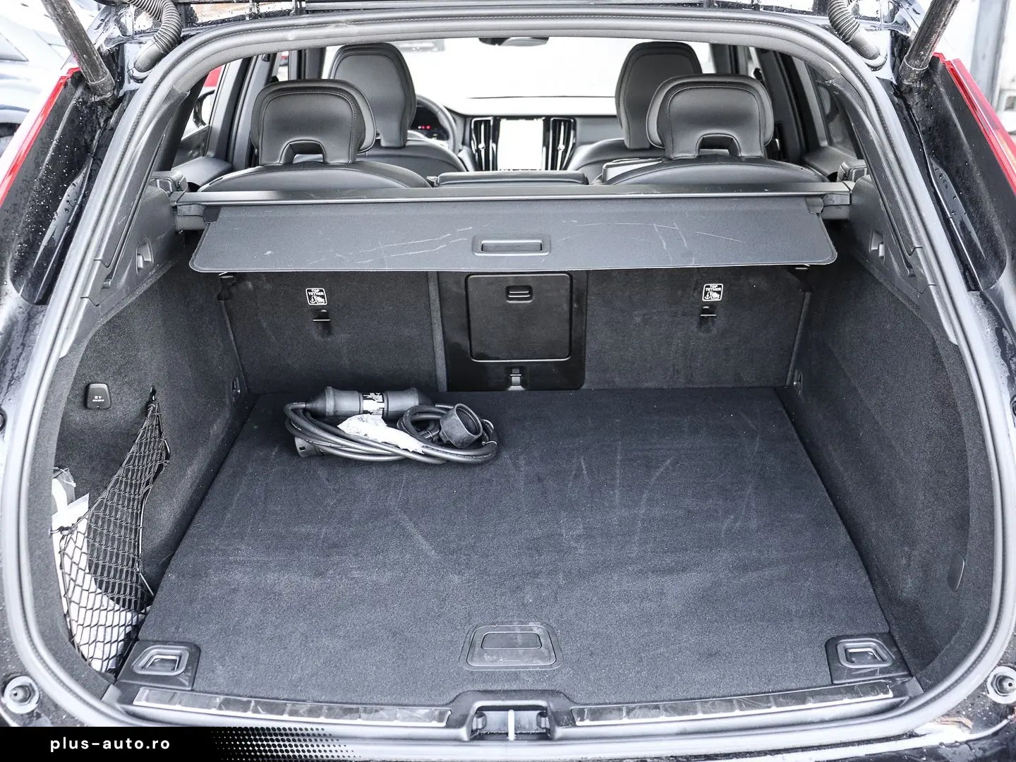 VOLVO XC60 Plus Dark Recharge Plug-In Hybrid AWD T8 Tw