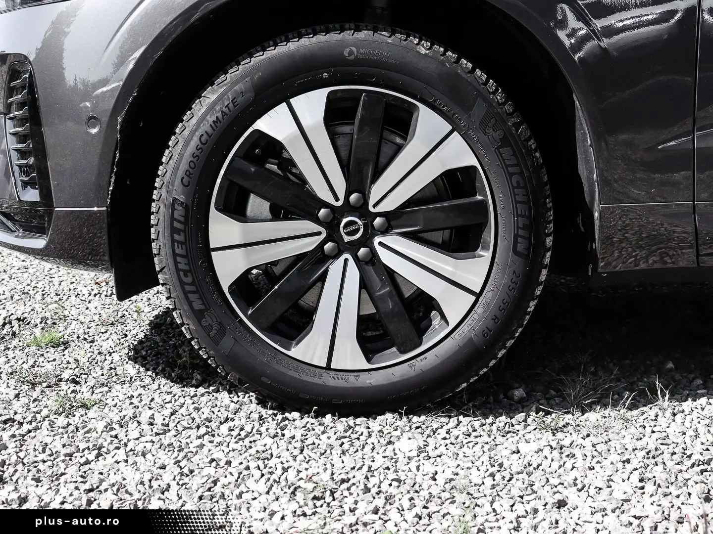 VOLVO XC60 Plus Dark Recharge Plug-In Hybrid AWD T8 Tw