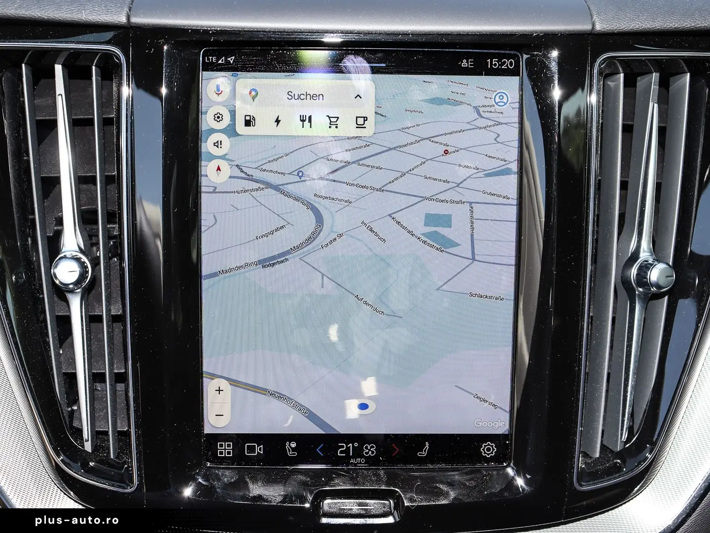 VOLVO XC60 Plus Dark Recharge Plug-In Hybrid AWD T8 Tw