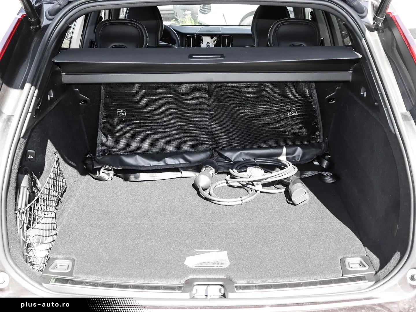 VOLVO XC60 Plus Dark Recharge Plug-In Hybrid AWD T8 Tw