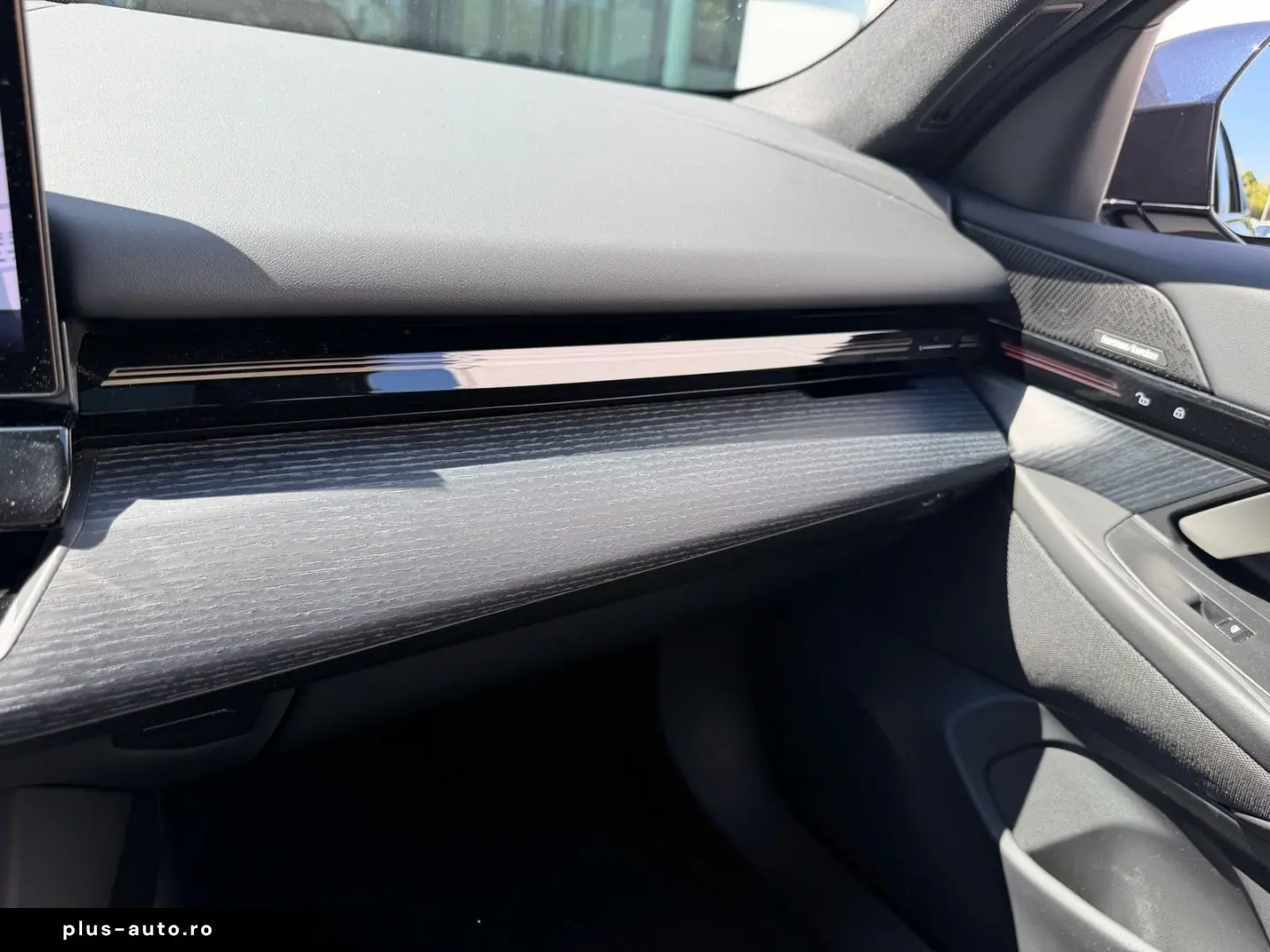 BMW Seria 5 2024 diesel, 50.626 € — imagine 17
