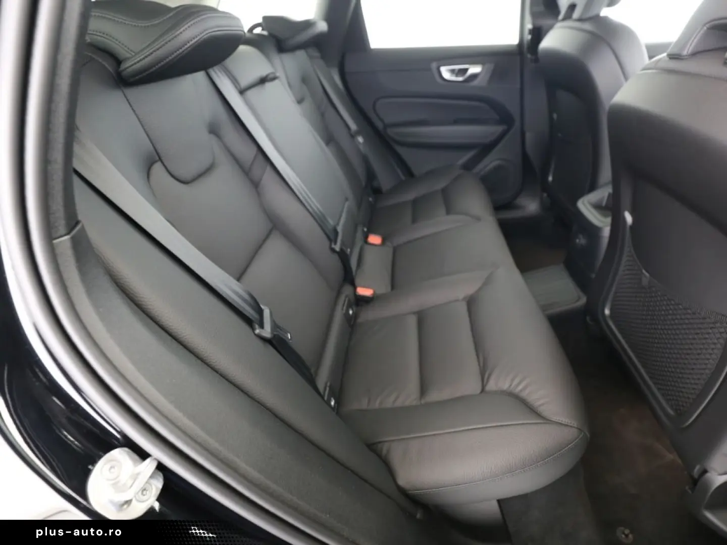 VOLVO XC60 Plus Bright Recharge Plug-In Hybrid AWD T8