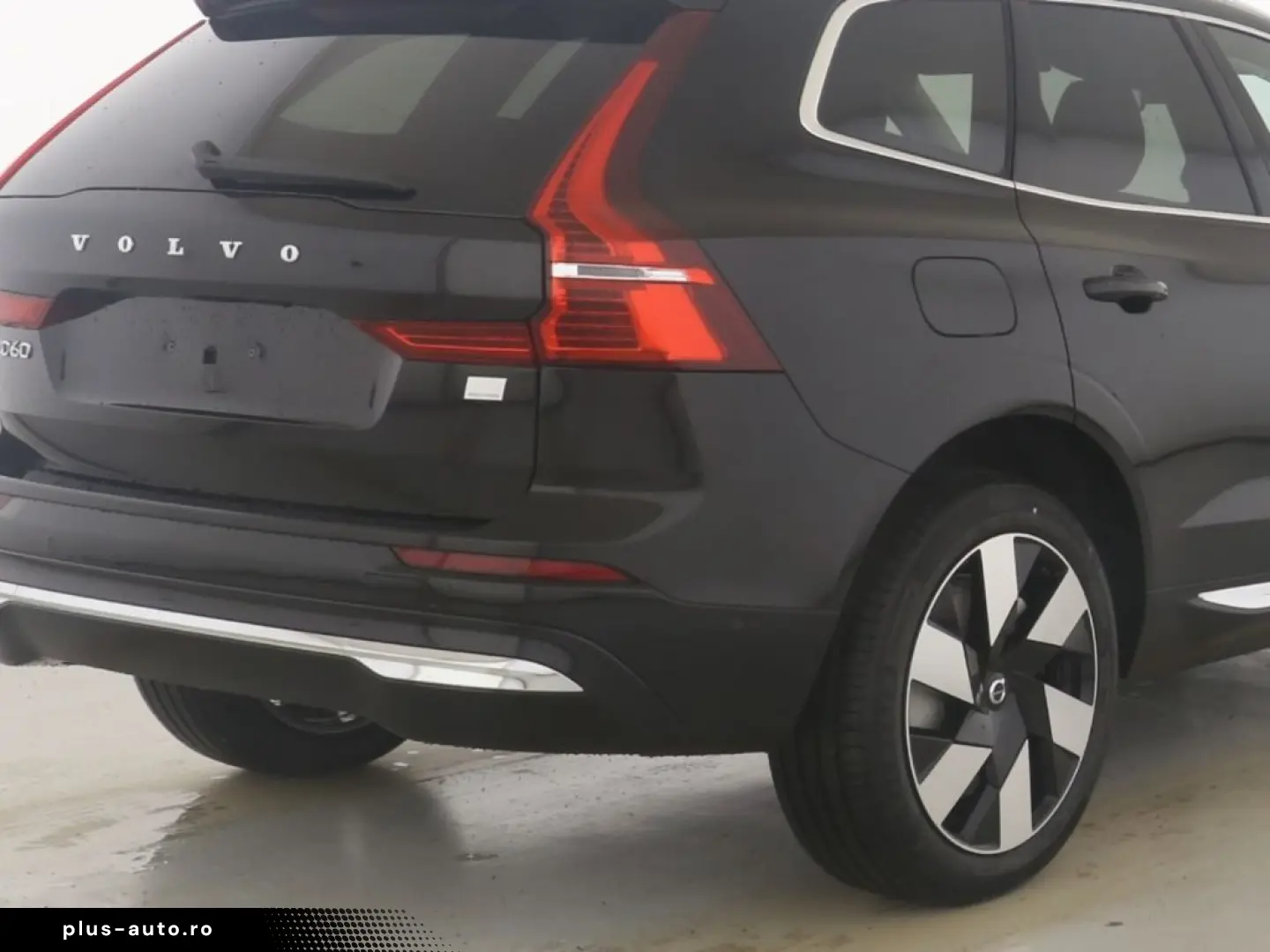 VOLVO XC60 Plus Bright Recharge Plug-In Hybrid AWD T8