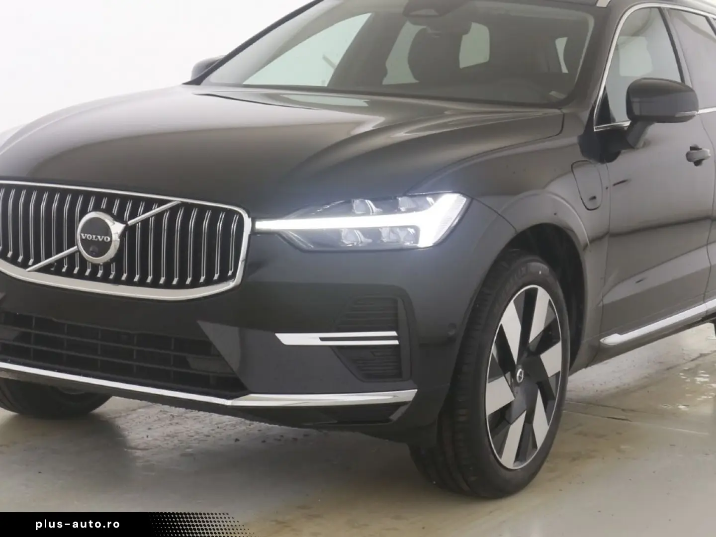 VOLVO XC60 Plus Bright Recharge Plug-In Hybrid AWD T8
