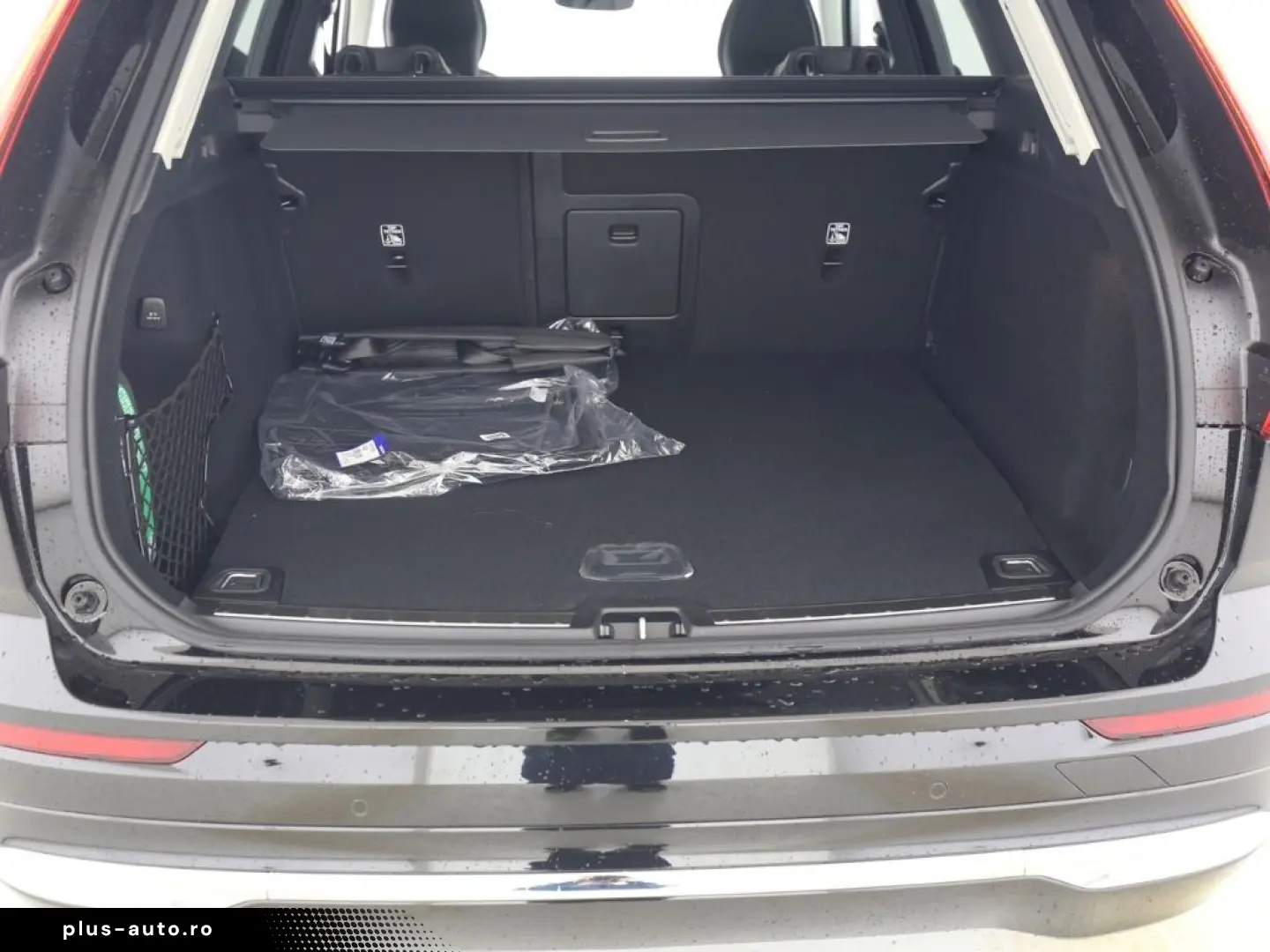 VOLVO XC60 Plus Bright Recharge Plug-In Hybrid AWD T8