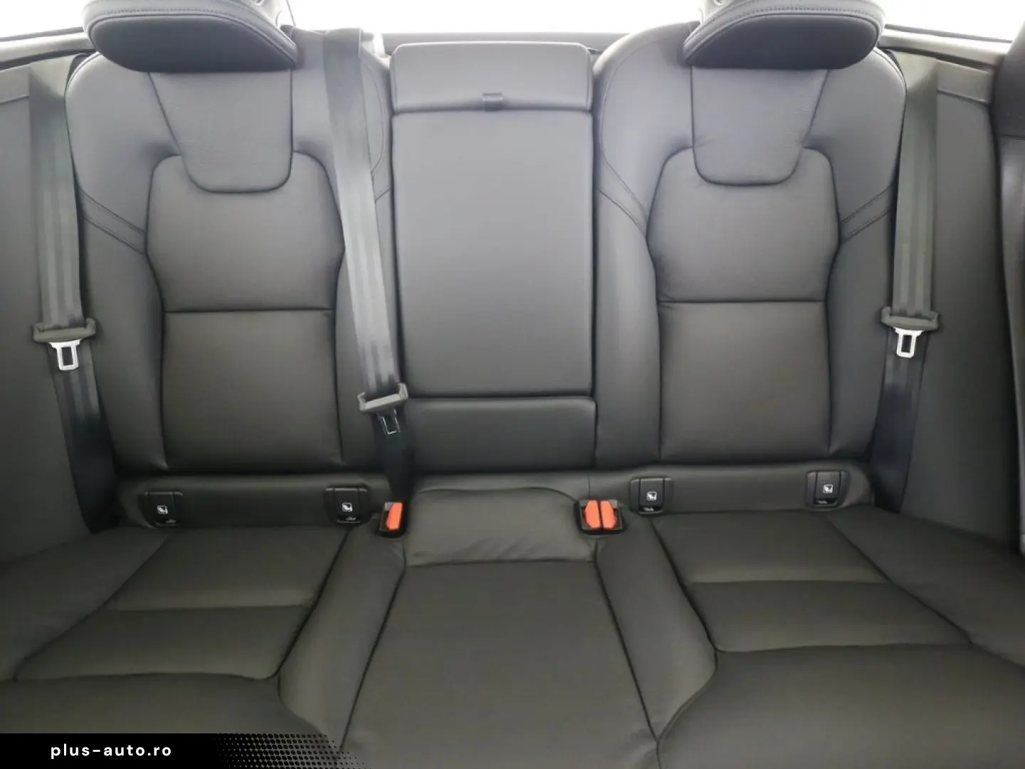 VOLVO XC60 Plus Bright Recharge Plug-In Hybrid AWD T8