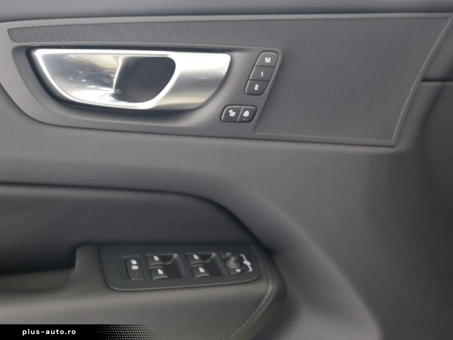 VOLVO XC60 Plus Bright Recharge Plug-In Hybrid AWD T8