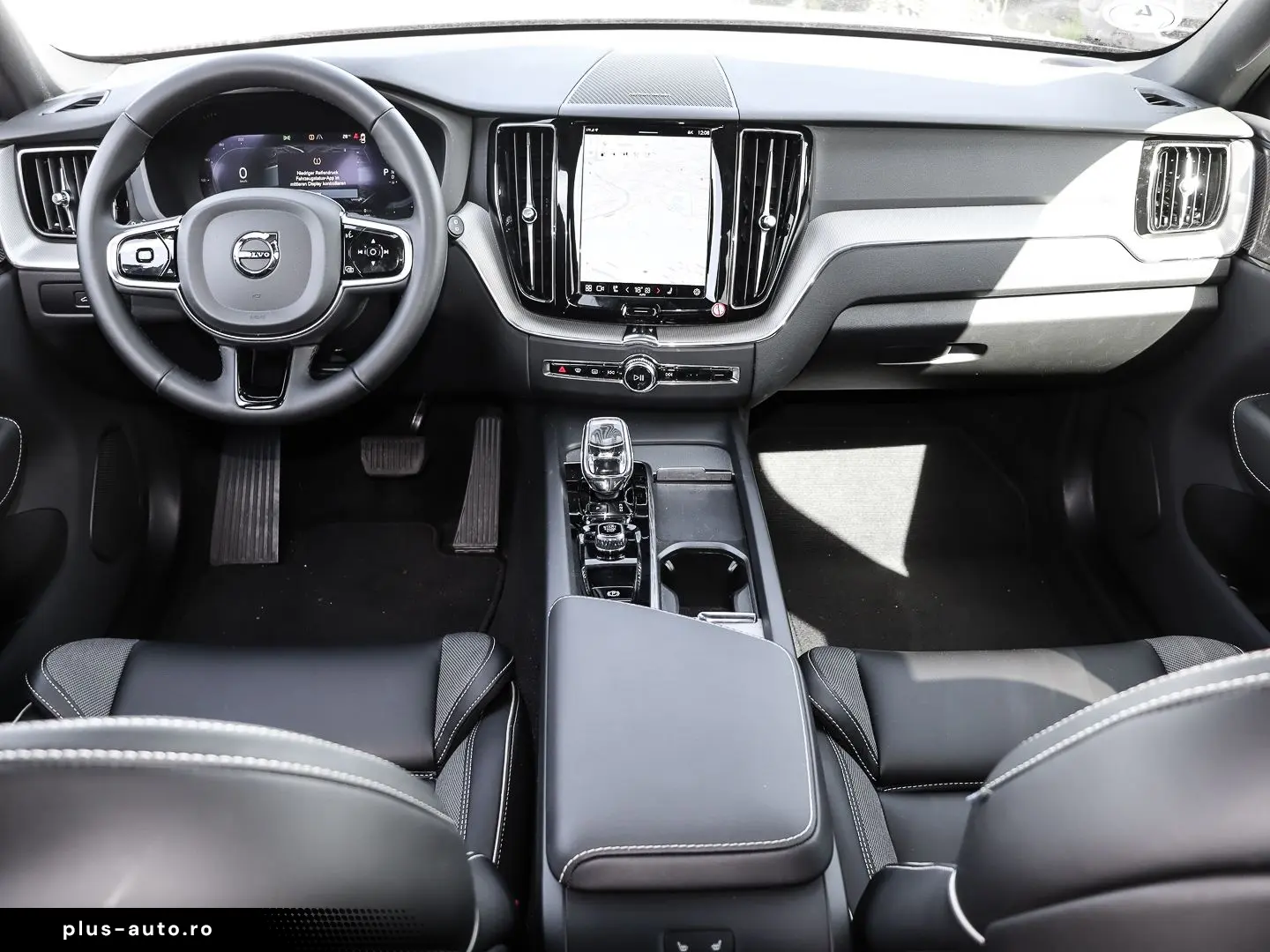 VOLVO XC60 Plus Dark Recharge Plug-In Hybrid AWD T8 Tw