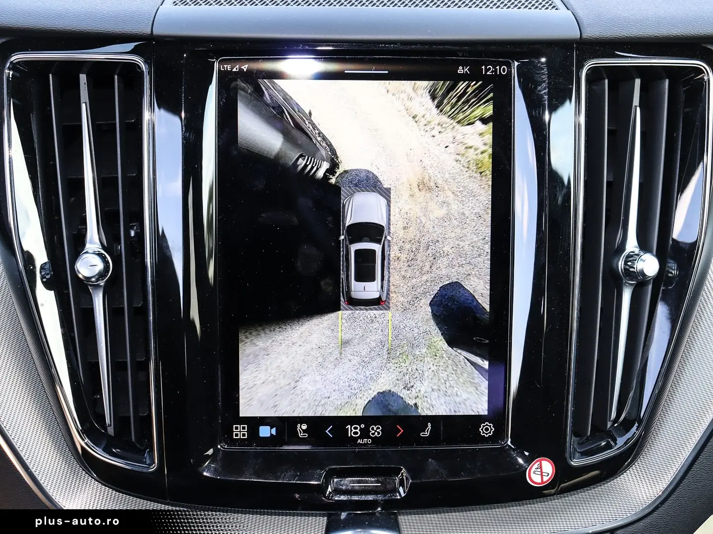 VOLVO XC60 Plus Dark Recharge Plug-In Hybrid AWD T8 Tw
