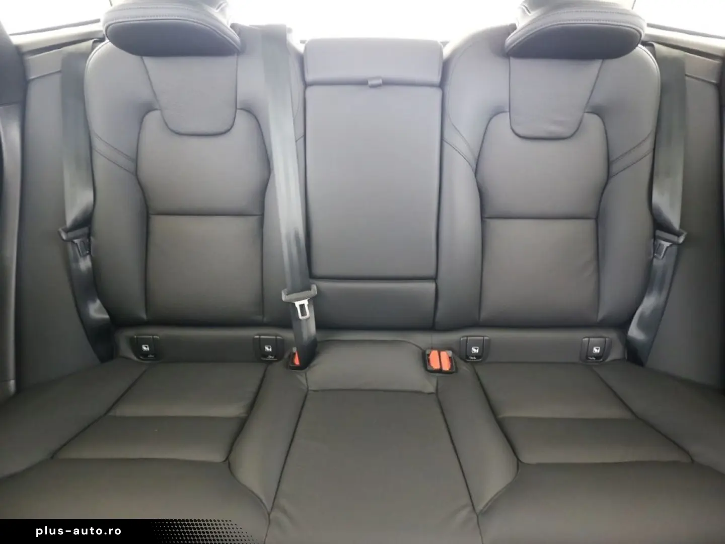 VOLVO XC60 Plus Bright Recharge Plug-In Hybrid AWD T8