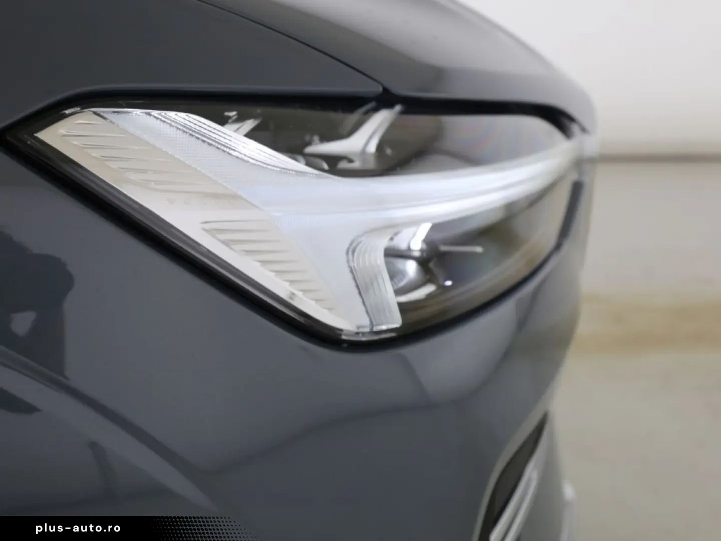 VOLVO XC60 Plus Bright Recharge Plug-In Hybrid AWD T8