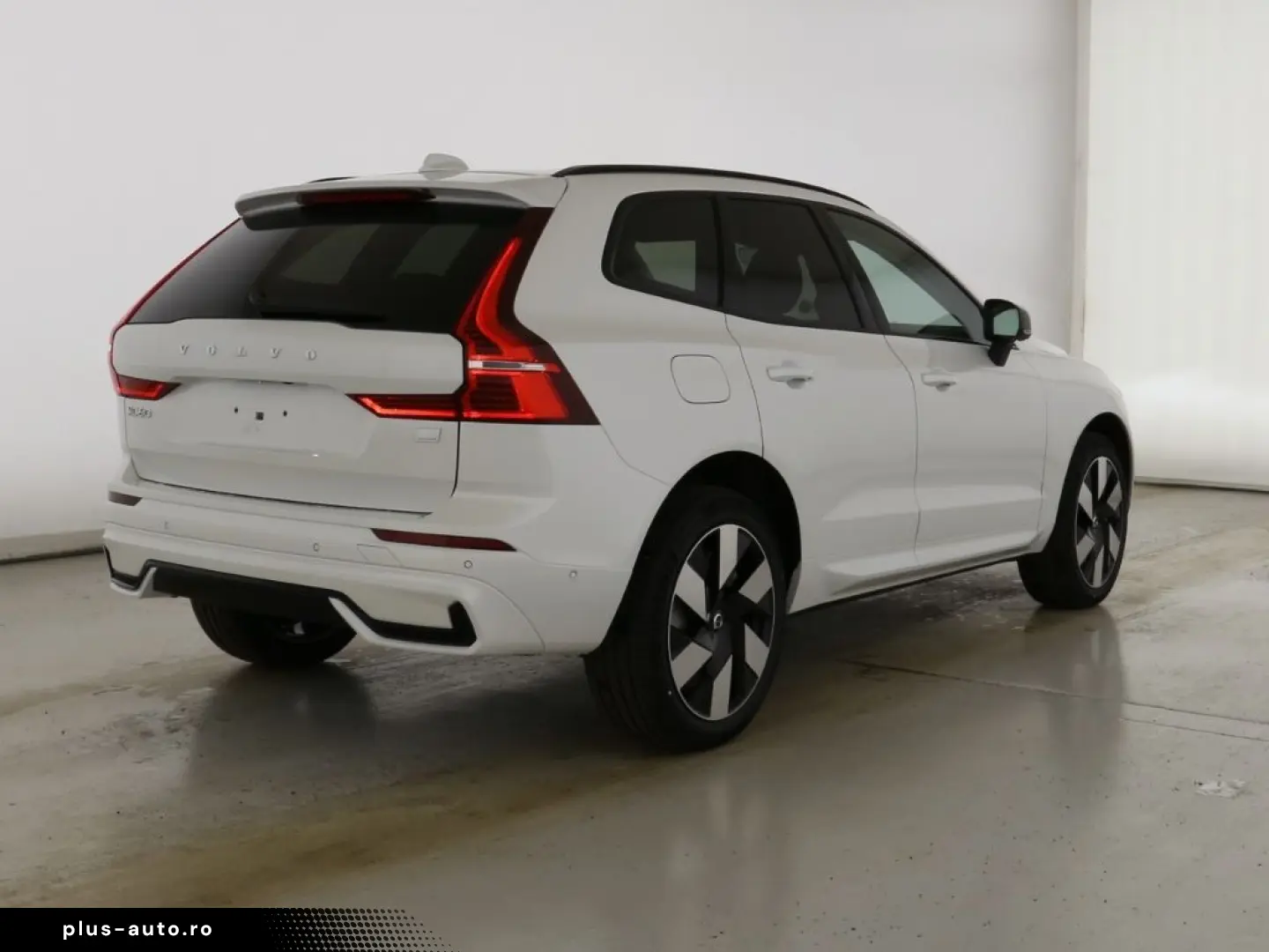 VOLVO XC60 Plus Dark Recharge Plug-In Hybrid AWD T8 Tw
