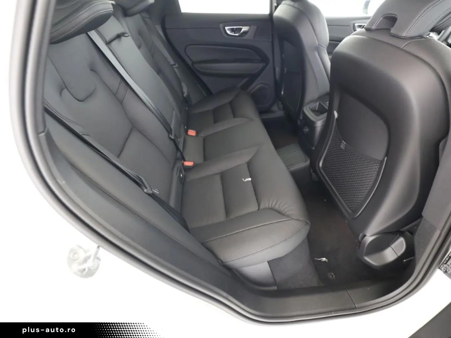 VOLVO XC60 Plus Dark Recharge Plug-In Hybrid AWD T8 Tw